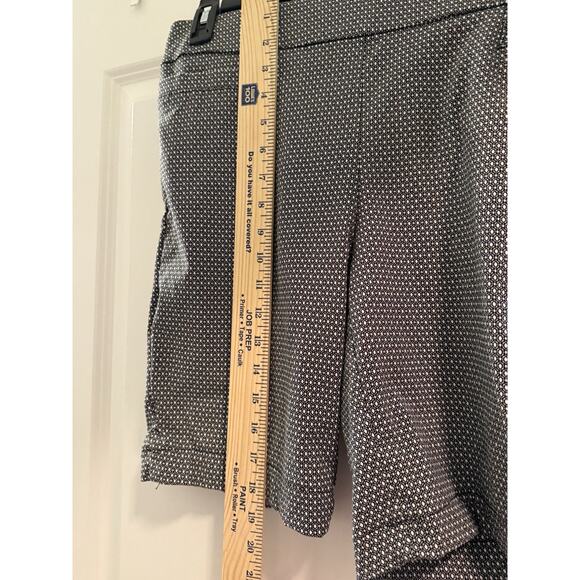 Liz Claiborne Career Shorts Womens Size 10 Classic Opening Pull On - Picture 3 of 7